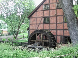 Wasserrad der Schleifmühle am Faulen See