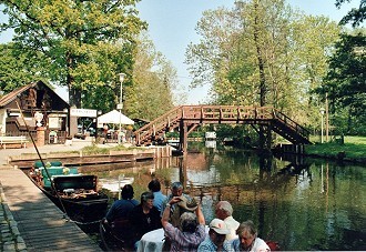 Anlegestelle an der Spree im Spreewald Anlegestelle an der Spree im Spreewald
