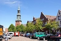 Kirche St. Laurentius am Marktplatz von Tönning