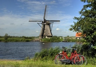 Kanal und Mühle in der Niederlande Kanal und Mühle in der Niederlande