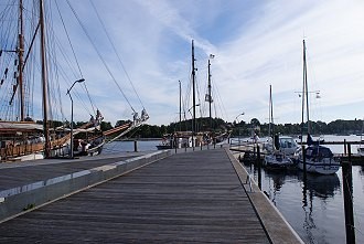 Schiffe im Yachthafen in Heiligenhafen Schiffe im Yachthafen in Heiligenhafen