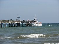 Seebrücke mit dem Fahrgastschiff MS Boltenhagen